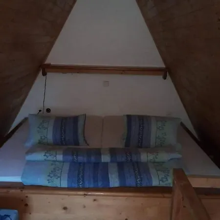 Lodge V Ceskem Raji U Prachovskych Skal - Mala Pro 4 - Velka Pro Az 7 Osob - V Soukromi Jicin