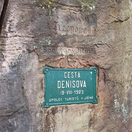 Lodge V Ceskem Raji U Prachovskych Skal - Mala Pro 4 - Velka Pro Az 7 Osob - V Soukromi Jicin