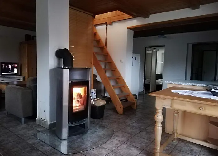 V českém Ráji U Prachovských Skal - Malá Pro 4 - Velká Pro Až 7 Osob - V Soukromí Lodge