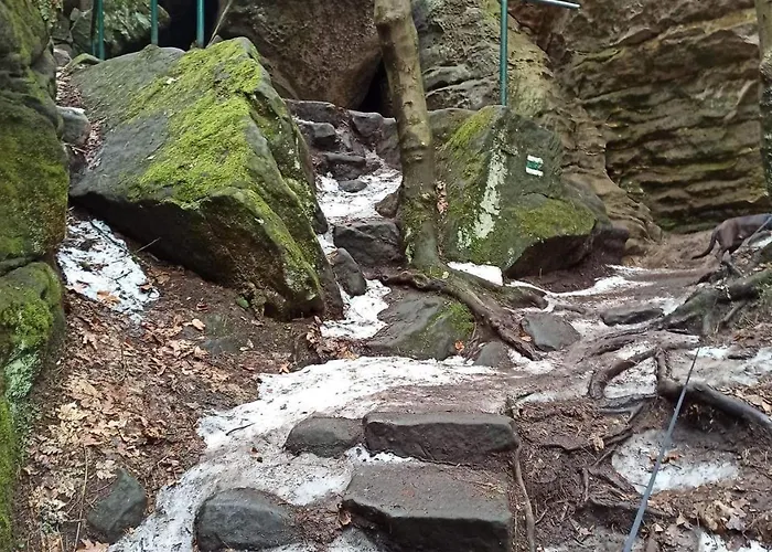 V českém Ráji U Prachovských Skal - Malá Pro 4 - Velká Pro Až 7 Osob - V Soukromí Lodge *